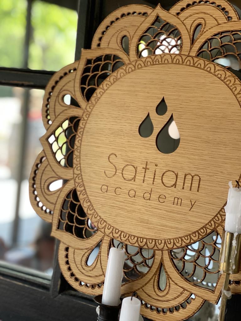 Satiam Yoga Formation et méditation de yoga au bali ,